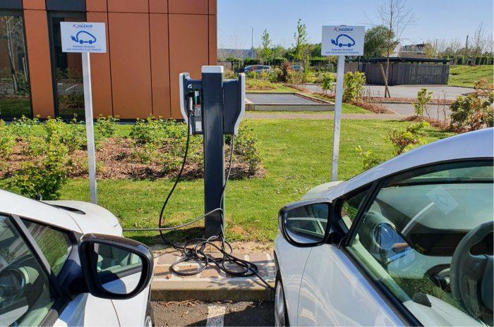 Branchez-vous Borne de recharge pour véhicules électriques