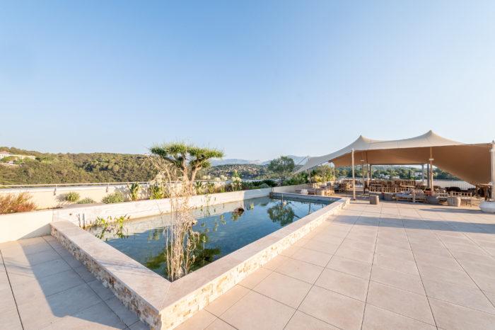 Kiffer les rayons du soleil Rooftop à biot